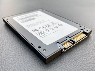 2.5インチのSATA SSDの画像